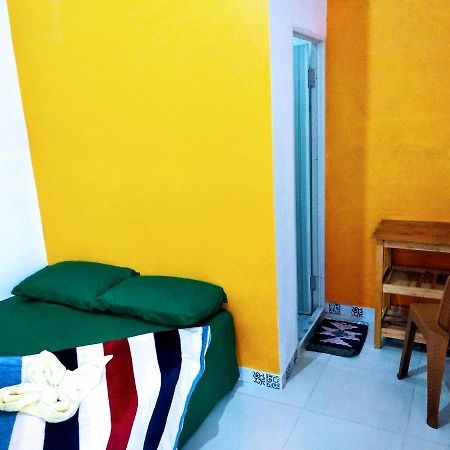 Pinky Guest House Syariah Kota Batu Бату Экстерьер фото