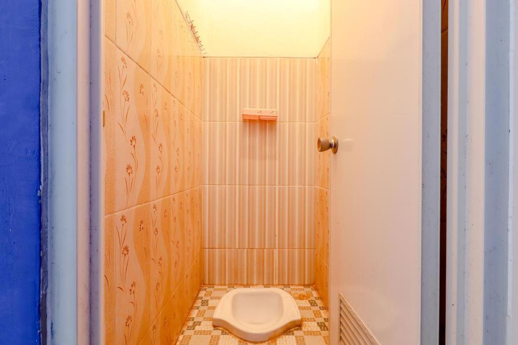 Pinky Guest House Syariah Kota Batu Бату Экстерьер фото