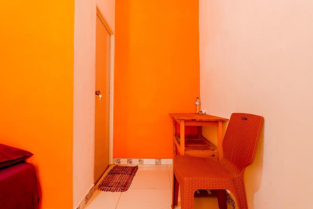 Pinky Guest House Syariah Kota Batu Бату Экстерьер фото