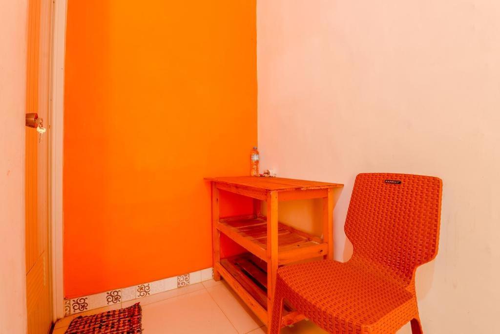 Pinky Guest House Syariah Kota Batu Бату Экстерьер фото