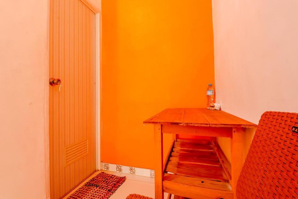 Pinky Guest House Syariah Kota Batu Бату Экстерьер фото