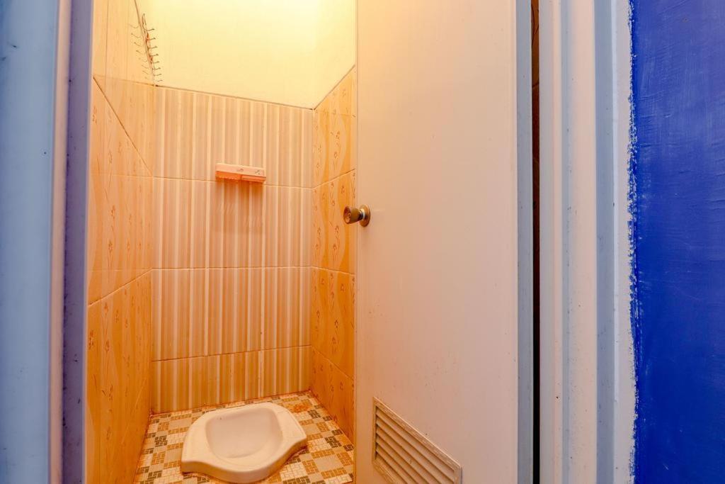 Pinky Guest House Syariah Kota Batu Бату Экстерьер фото