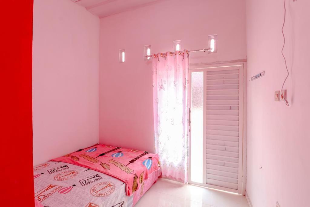 Pinky Guest House Syariah Kota Batu Бату Экстерьер фото